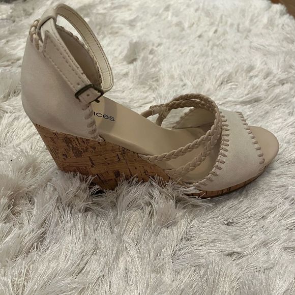Cream wedges - Picture 2 of 5